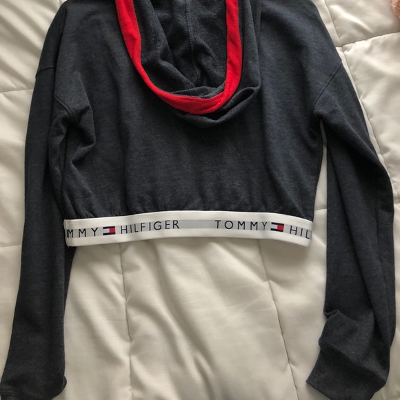 Tommy Hilfiger pull over - Picture 5 of 5